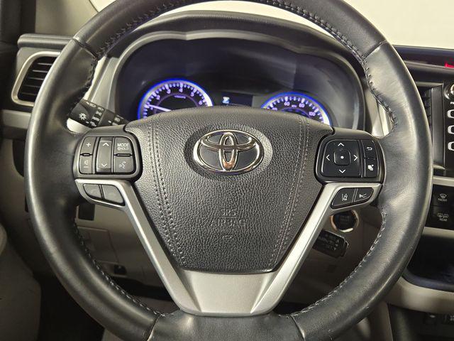 used 2018 Toyota Highlander car, priced at $24,378