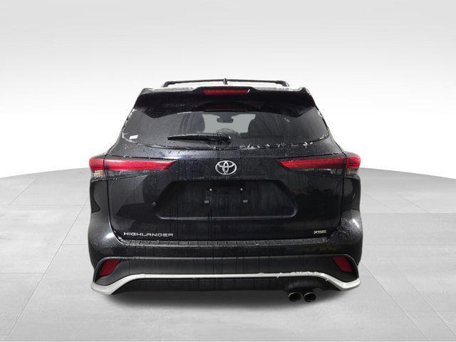 used 2023 Toyota Highlander car, priced at $37,800