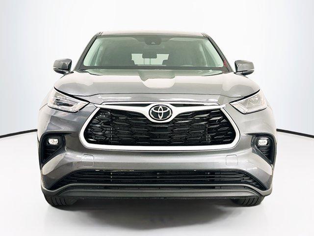 used 2024 Toyota Highlander car, priced at $35,839