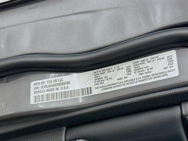 used 2024 Jeep Grand Cherokee L car, priced at $30,996