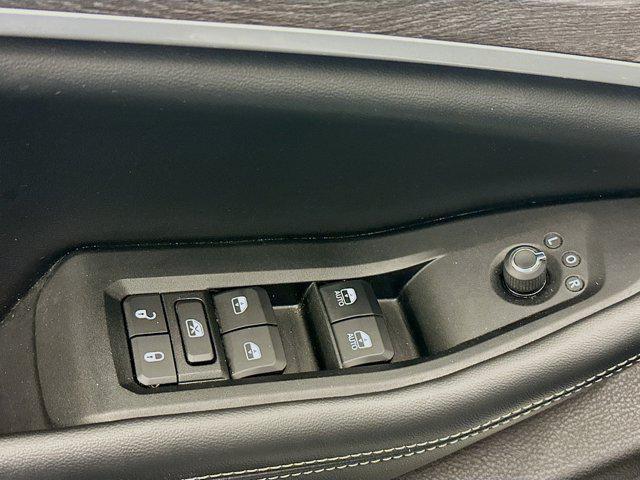 used 2024 Jeep Grand Cherokee car, priced at $33,347