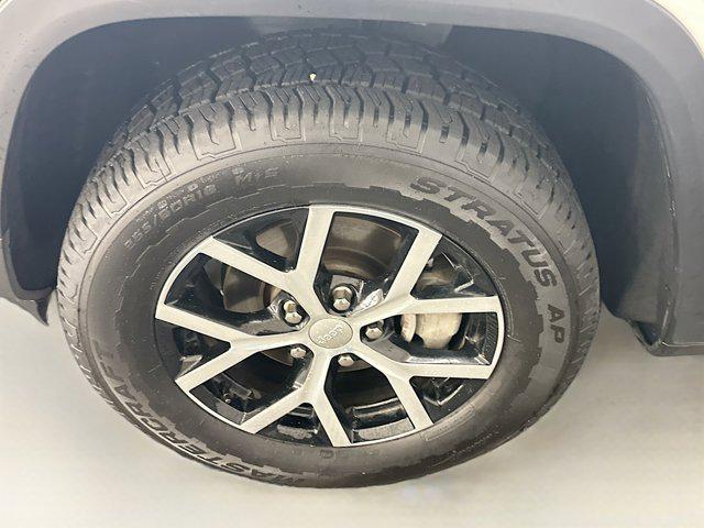 used 2024 Jeep Grand Cherokee car, priced at $33,347