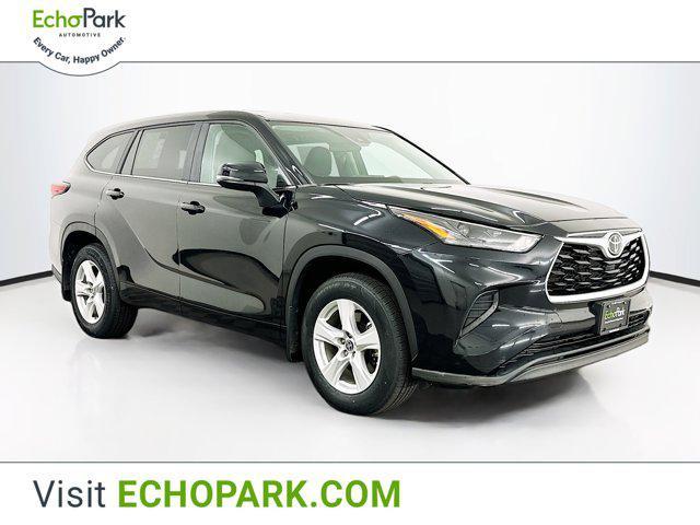 used 2023 Toyota Highlander car, priced at $32,839