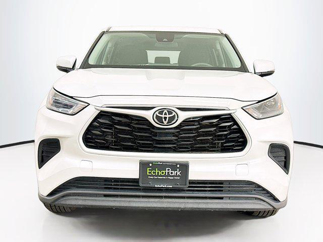 used 2023 Toyota Highlander car, priced at $33,489