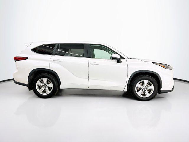 used 2023 Toyota Highlander car, priced at $33,489