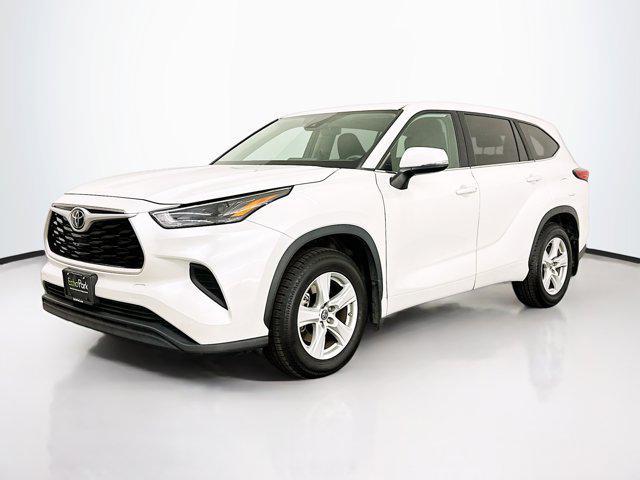 used 2023 Toyota Highlander car, priced at $33,489