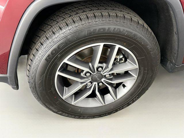 used 2022 Jeep Grand Cherokee car, priced at $25,996