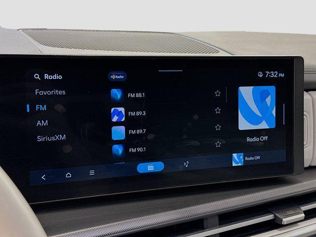 used 2024 Hyundai Santa Fe car, priced at $27,987