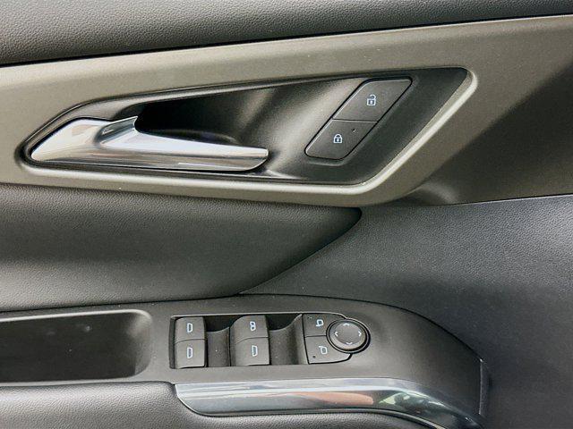 used 2025 Chevrolet Traverse car, priced at $35,397