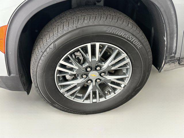 used 2025 Chevrolet Traverse car, priced at $35,397