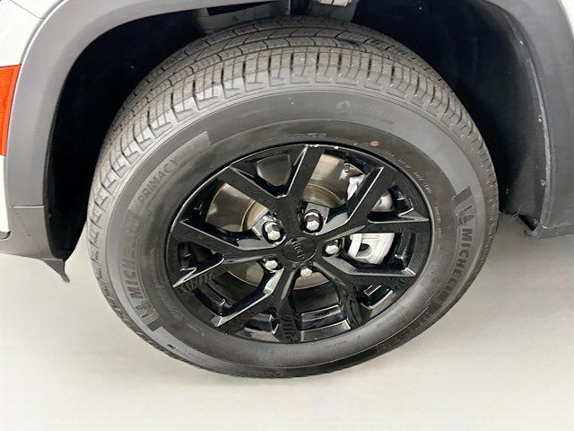 used 2024 Jeep Grand Cherokee L car, priced at $31,397