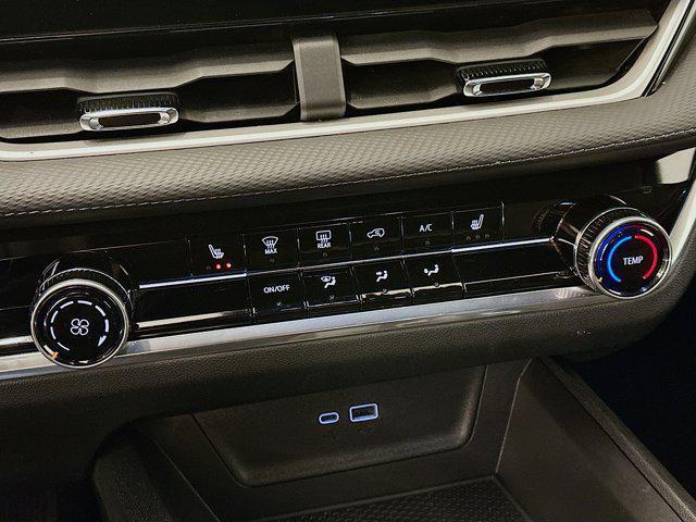 used 2025 Chevrolet Equinox car, priced at $28,997