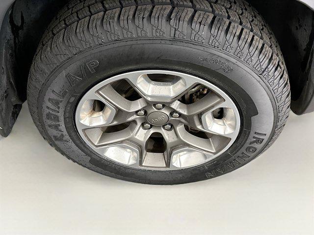 used 2019 Jeep Cherokee car, priced at $19,397