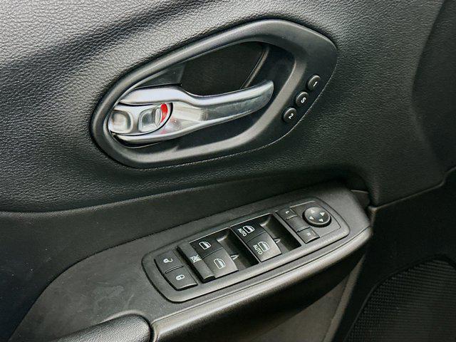used 2019 Jeep Cherokee car, priced at $19,397