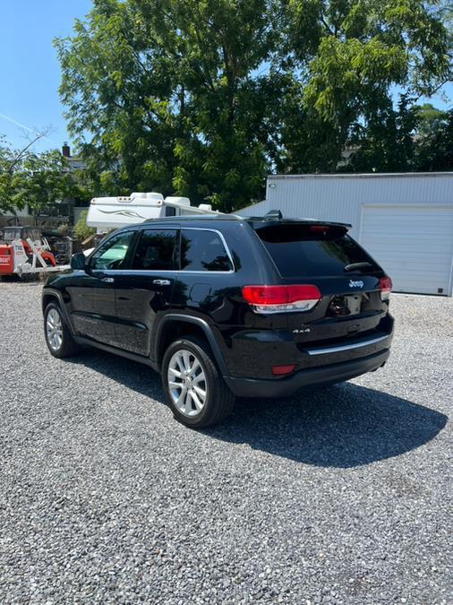 used 2017 Jeep Grand Cherokee car, priced at $17,999