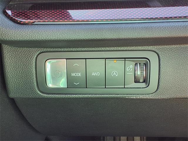 used 2024 Chevrolet Traverse car, priced at $49,900