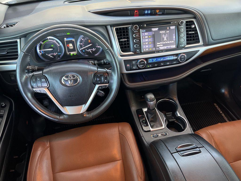 used 2019 Toyota Highlander Hybrid car, priced at $31,250
