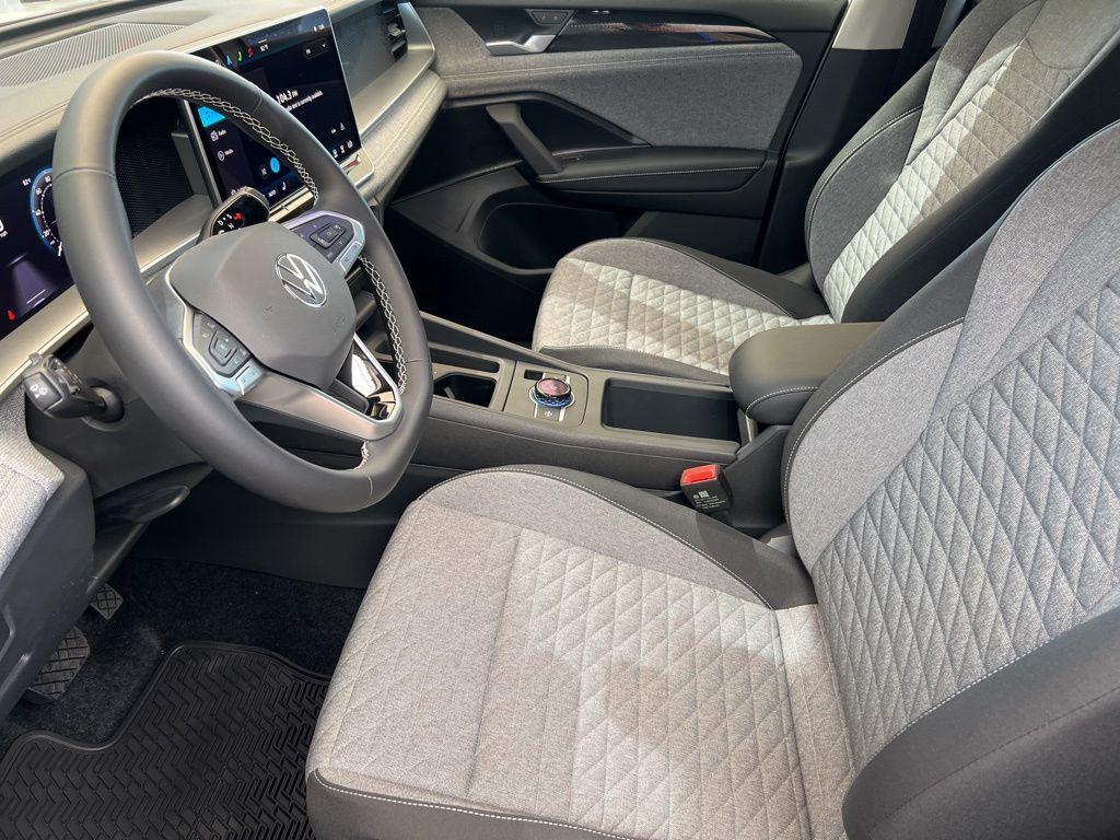 new 2025 Volkswagen Tiguan car, priced at $32,271