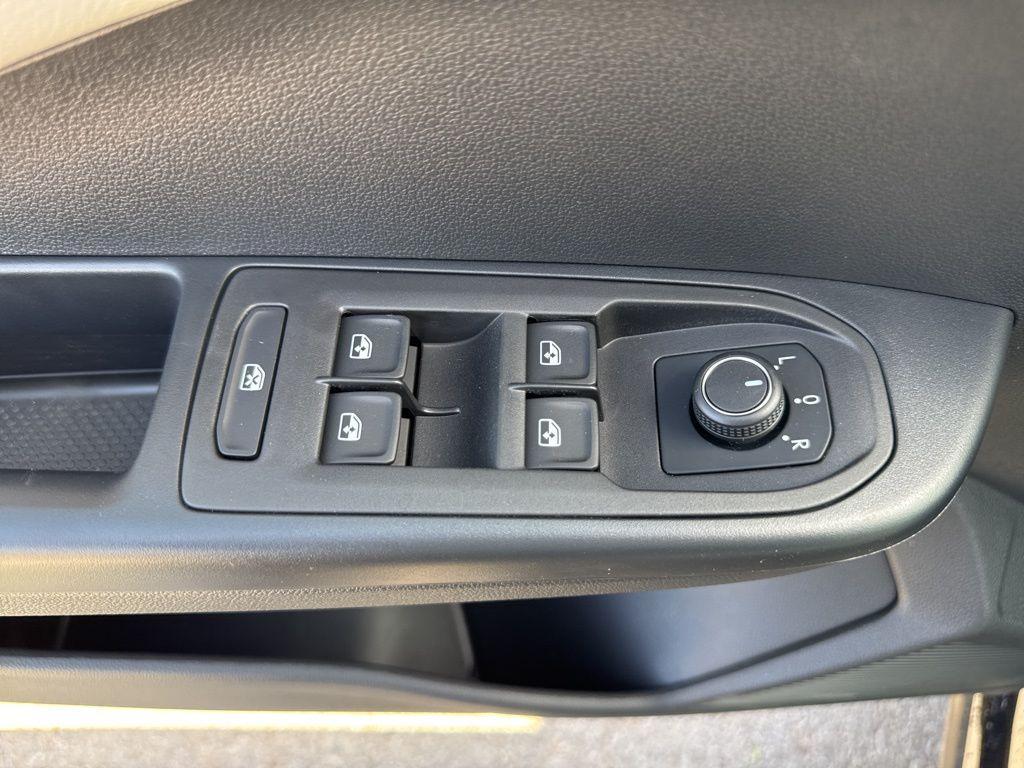 new 2025 Volkswagen Taos car, priced at $27,011