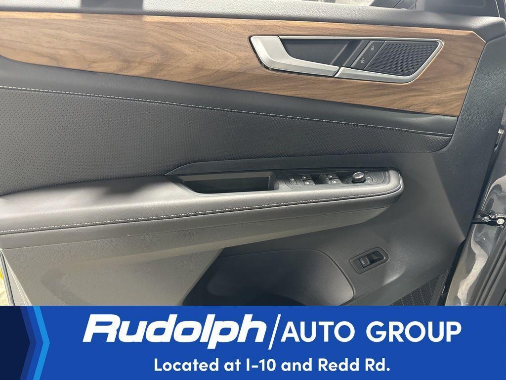 used 2025 Volkswagen Atlas car, priced at $44,995