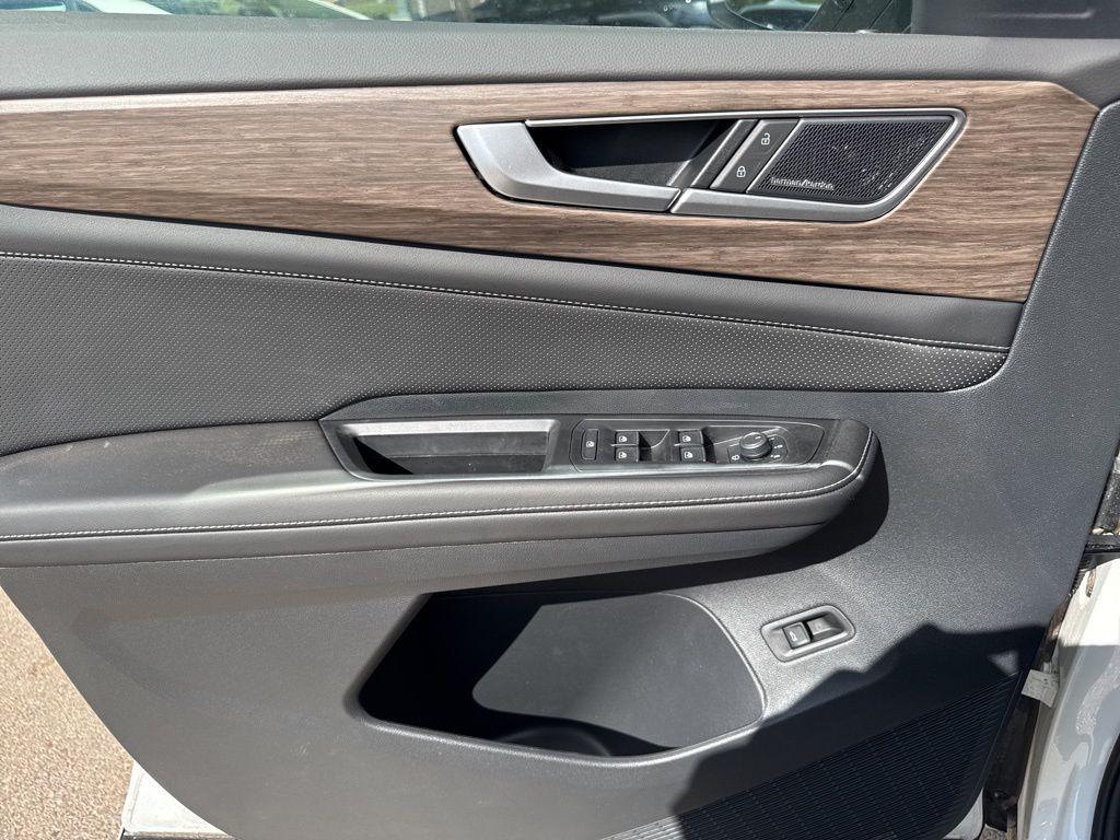 new 2025 Volkswagen Atlas car, priced at $56,808