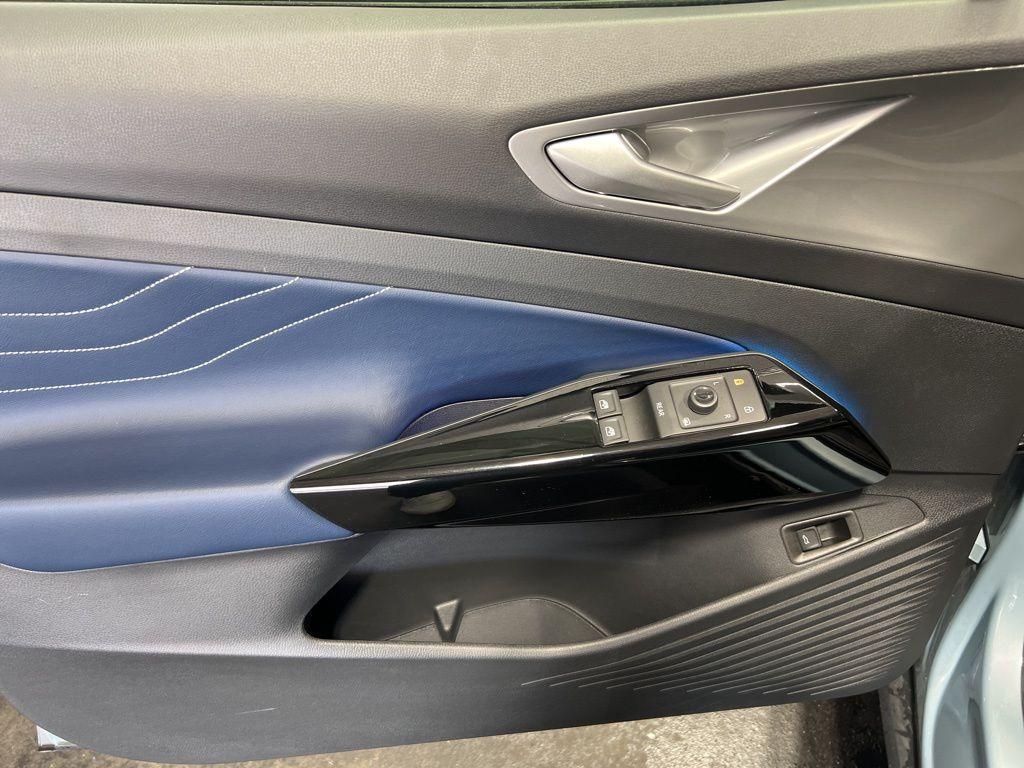 new 2025 Volkswagen ID.4 car, priced at $56,261