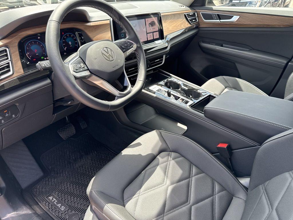 new 2025 Volkswagen Atlas car, priced at $47,348