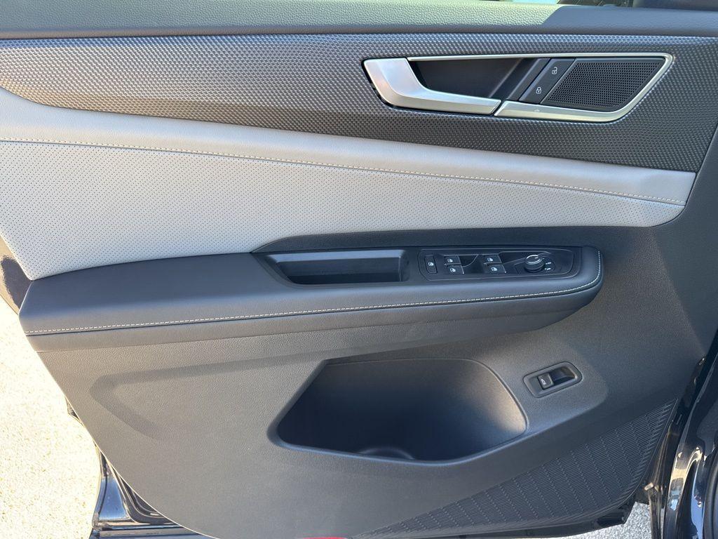 new 2026 Volkswagen Atlas Cross Sport car, priced at $53,130