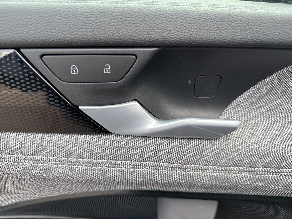 new 2025 Volkswagen Tiguan car, priced at $32,008