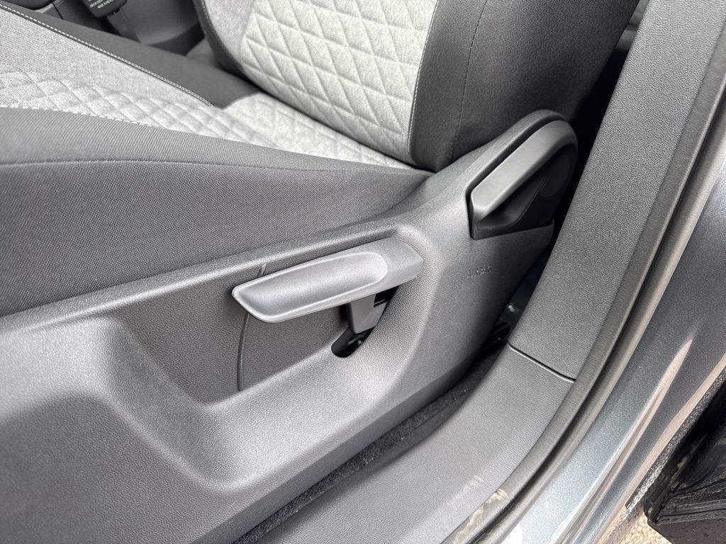 new 2025 Volkswagen Tiguan car, priced at $32,008