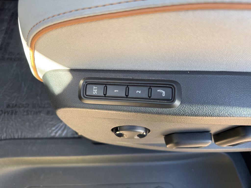 new 2025 Volkswagen ID. Buzz car, priced at $70,021