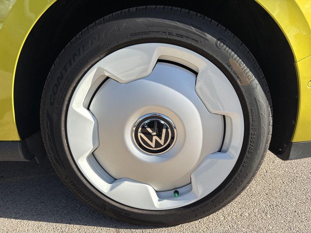 new 2025 Volkswagen ID. Buzz car, priced at $70,021