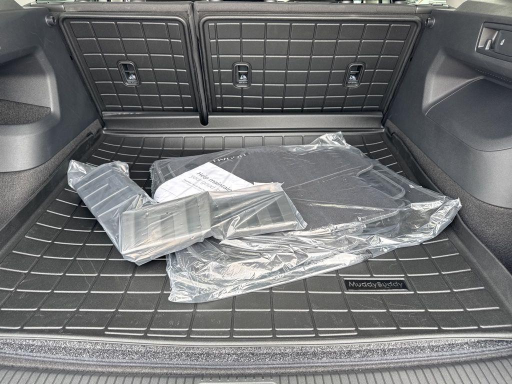 new 2025 Volkswagen Tiguan car, priced at $32,008