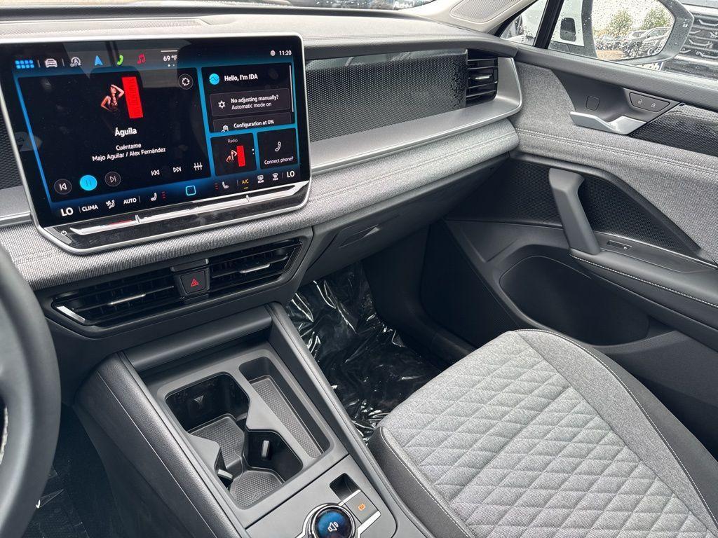 new 2025 Volkswagen Tiguan car, priced at $32,008