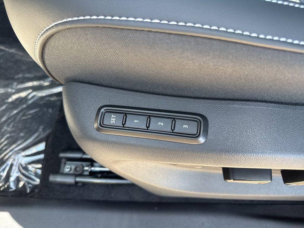 new 2025 Volkswagen Tiguan car, priced at $42,176