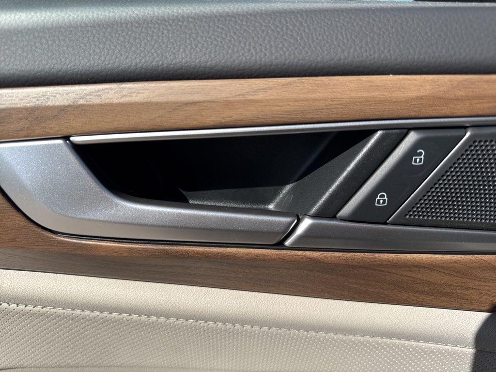 new 2025 Volkswagen Atlas car, priced at $42,737