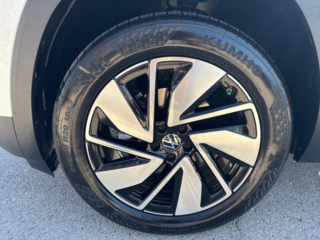 new 2026 Volkswagen Atlas car, priced at $49,530