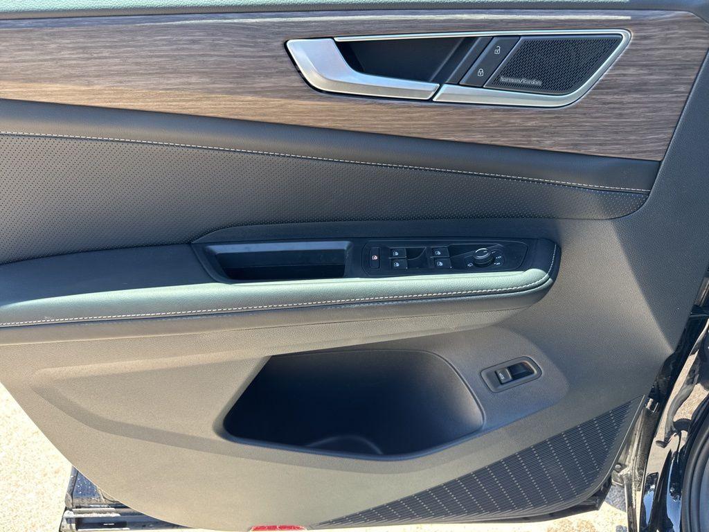 new 2025 Volkswagen Atlas car, priced at $57,048