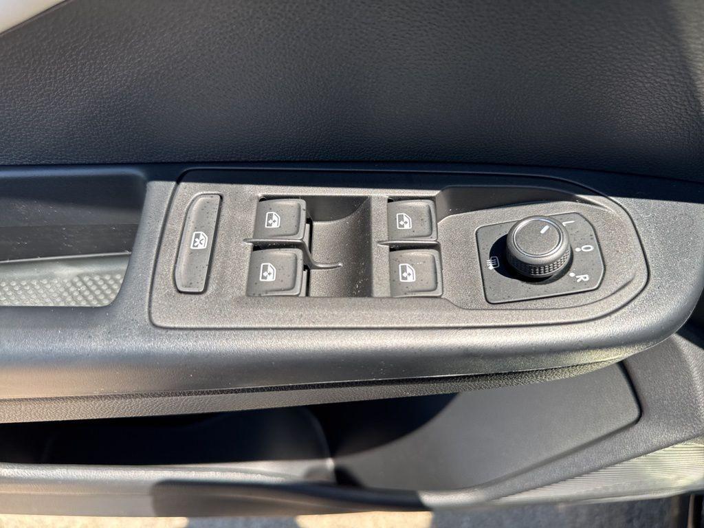 new 2025 Volkswagen Taos car, priced at $32,980