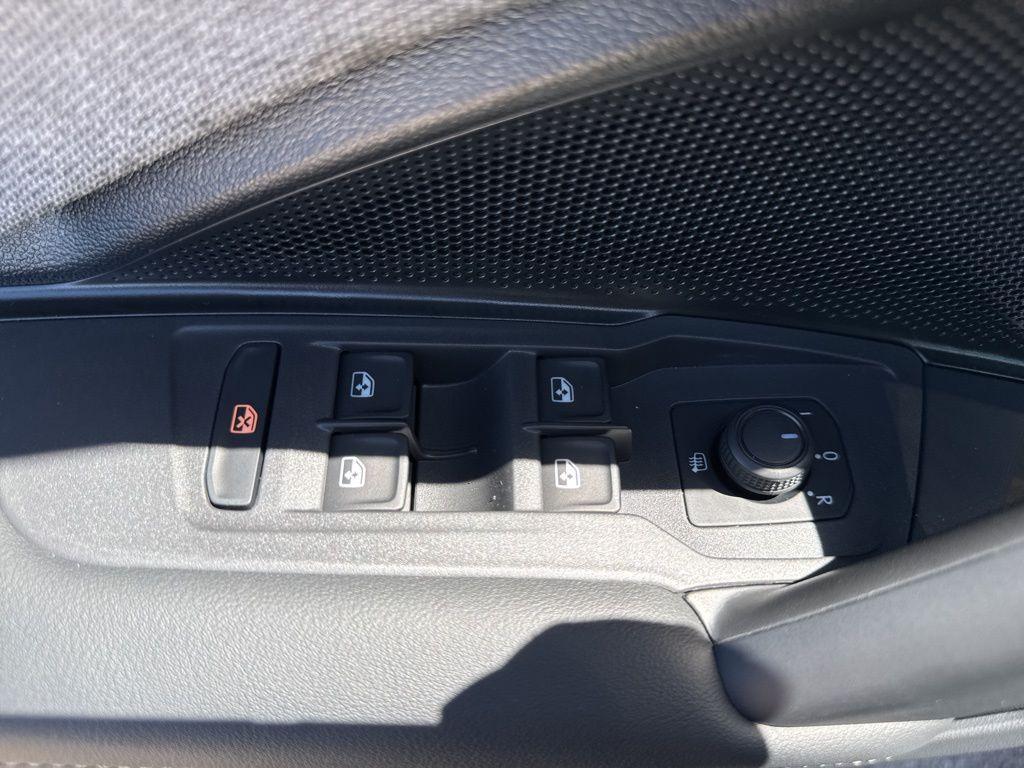 new 2025 Volkswagen Tiguan car, priced at $32,271