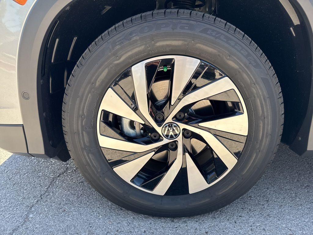new 2025 Volkswagen Tiguan car, priced at $32,271