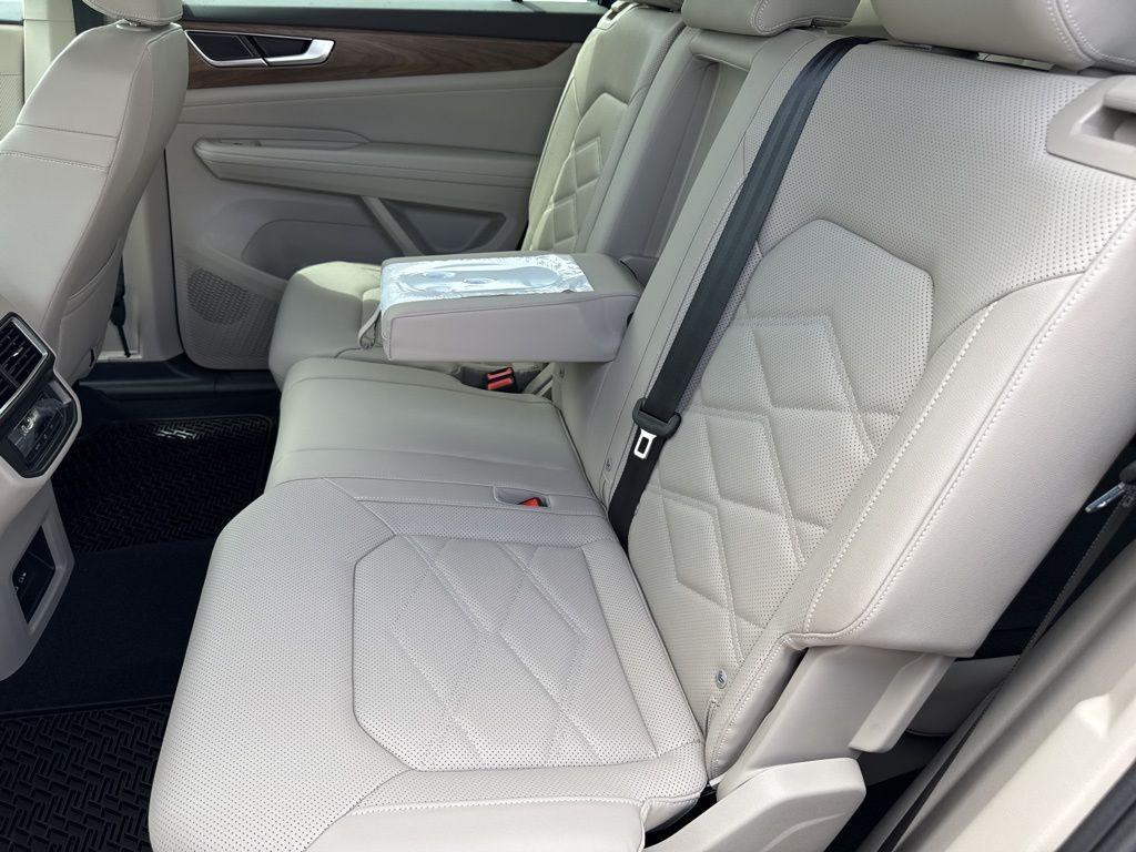 new 2025 Volkswagen Atlas car, priced at $40,713