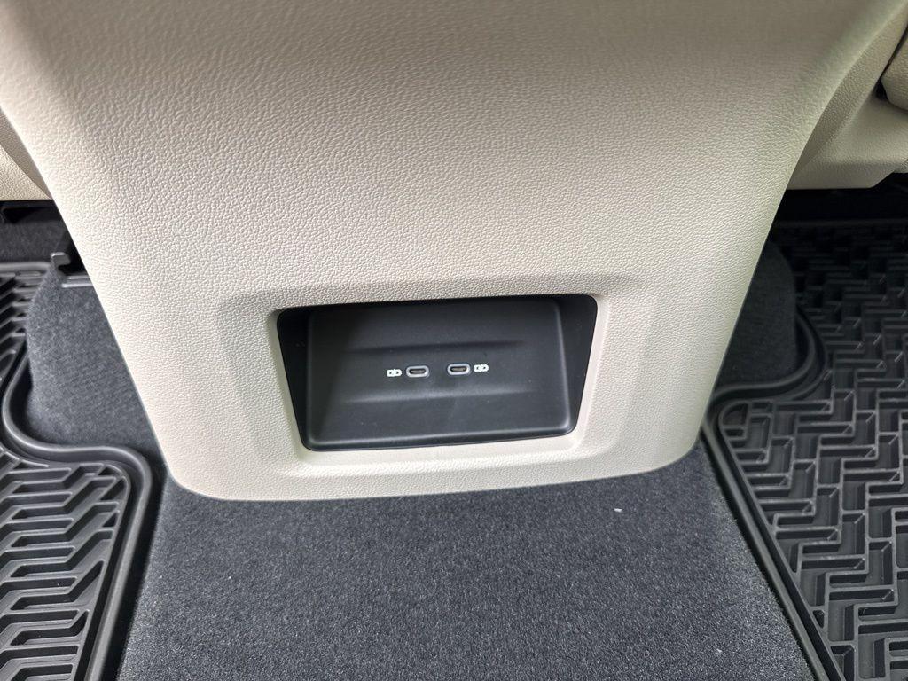 new 2025 Volkswagen Atlas car, priced at $40,713