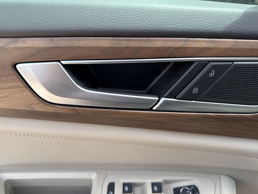 new 2025 Volkswagen Atlas car, priced at $40,713