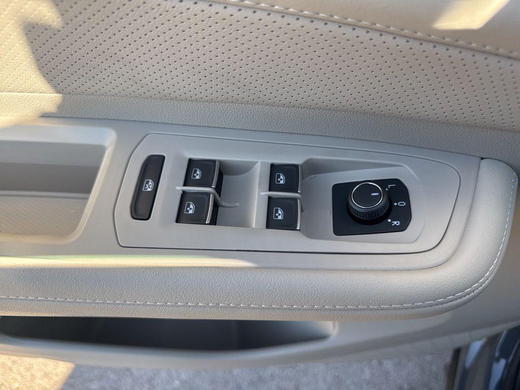 new 2026 Volkswagen Atlas car, priced at $49,503