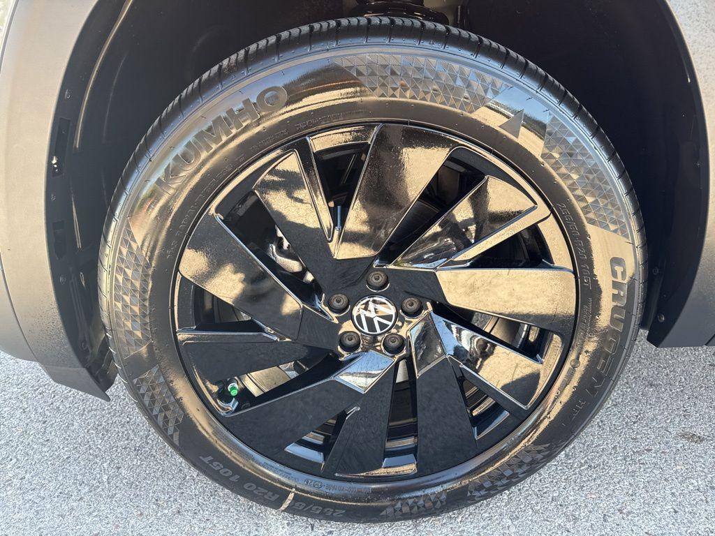 new 2026 Volkswagen Atlas car, priced at $49,503