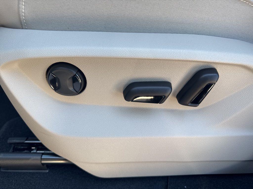 new 2026 Volkswagen Atlas car, priced at $49,503