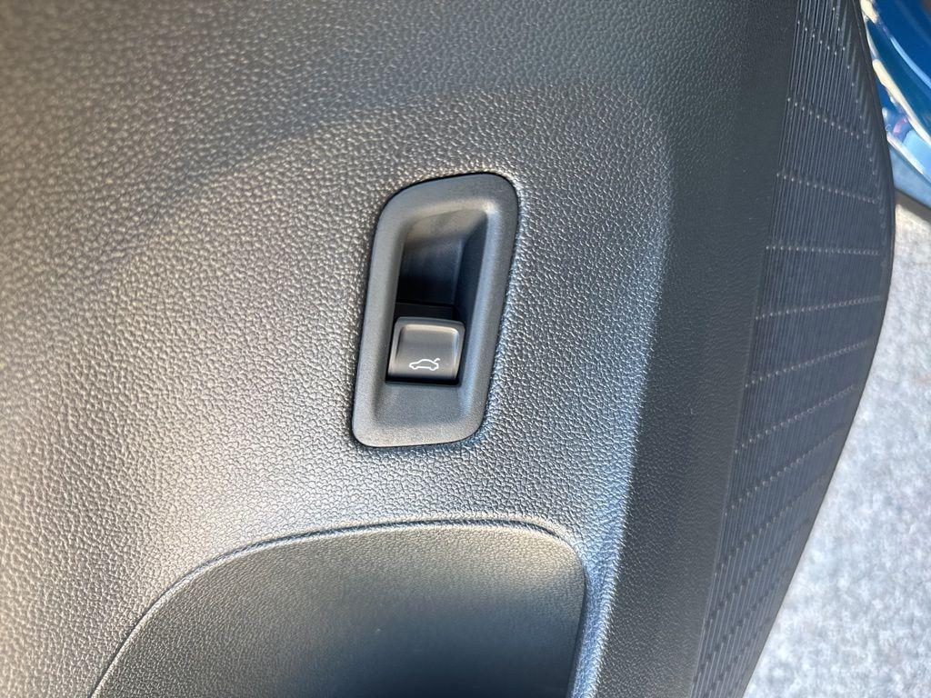 new 2026 Volkswagen Atlas Cross Sport car, priced at $53,388