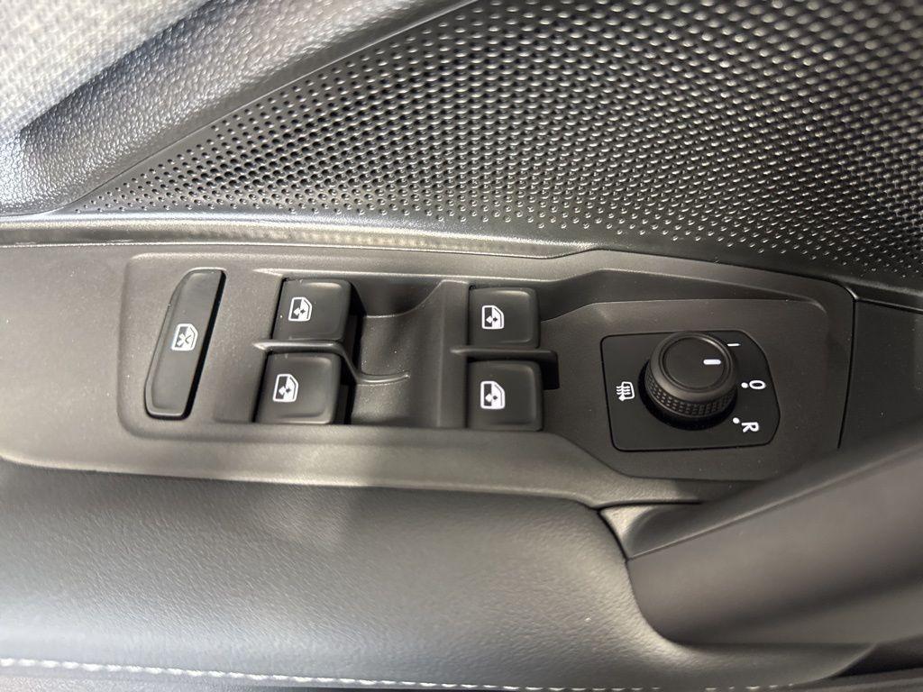 new 2025 Volkswagen Tiguan car, priced at $32,772