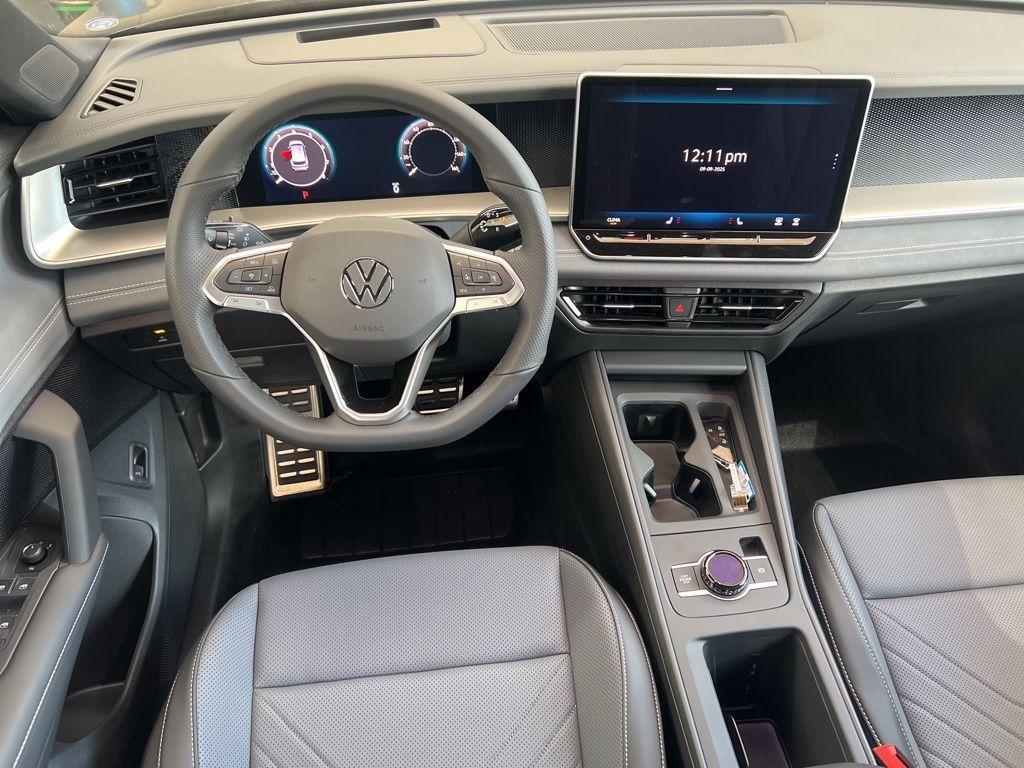 new 2025 Volkswagen Tiguan car, priced at $38,636